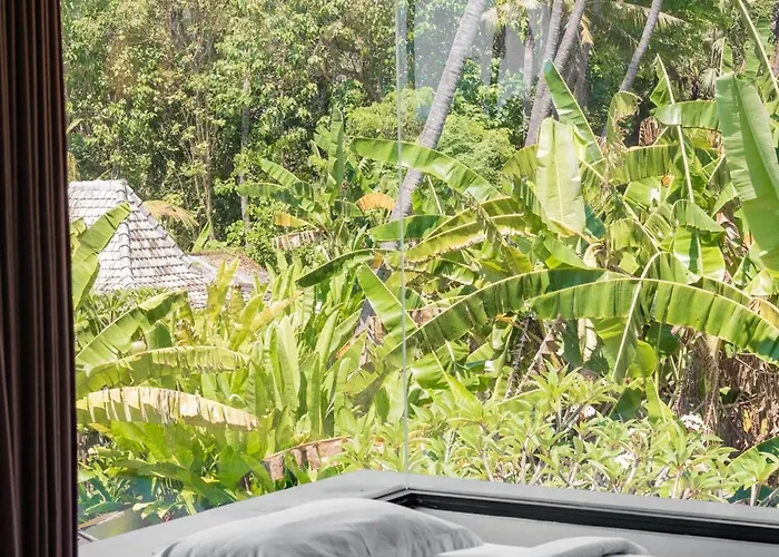 Gunung Agung Timur